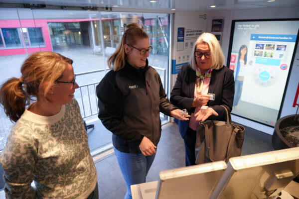 InfoTruck am RBZ in Kiel -- Fotograf: Kai-Ole Nissen / MBWF